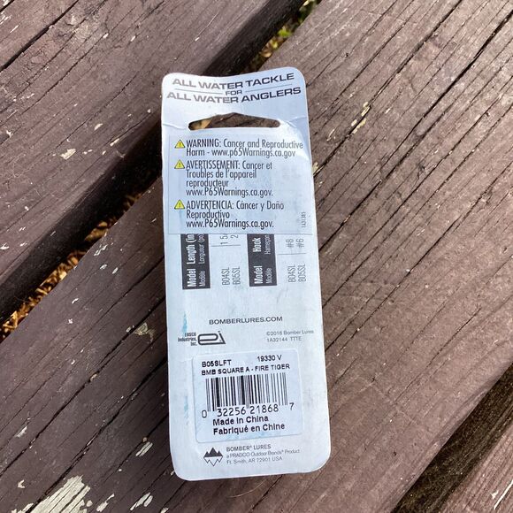 Bomber Lures Square A Crankbait Fishing Lure Green Black - Picture 4 of 4